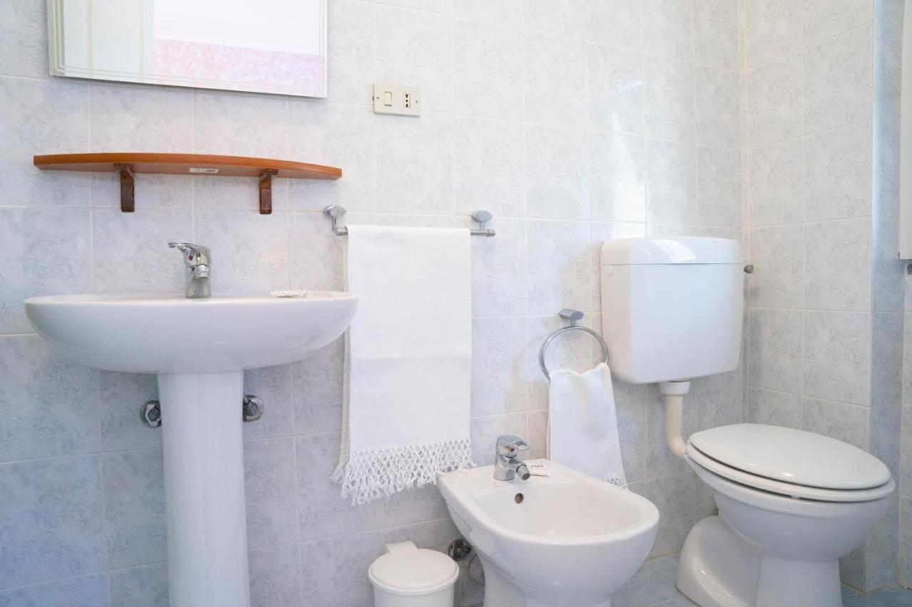 028 - Agriturismo "Il Boschetto" Con Piscina, Pace E Natura - Camera Familiare Cavizzano Eksteriør bilde