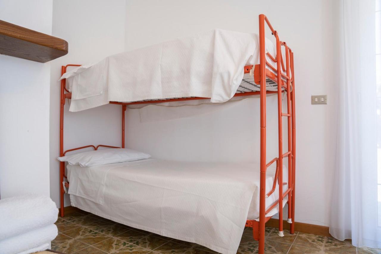 028 - Agriturismo "Il Boschetto" Con Piscina, Pace E Natura - Camera Familiare Cavizzano Eksteriør bilde