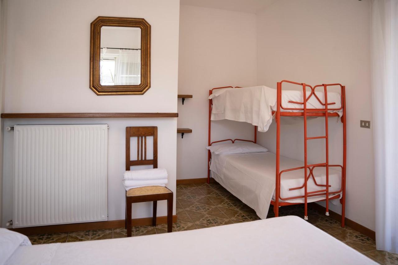 028 - Agriturismo "Il Boschetto" Con Piscina, Pace E Natura - Camera Familiare Cavizzano Eksteriør bilde